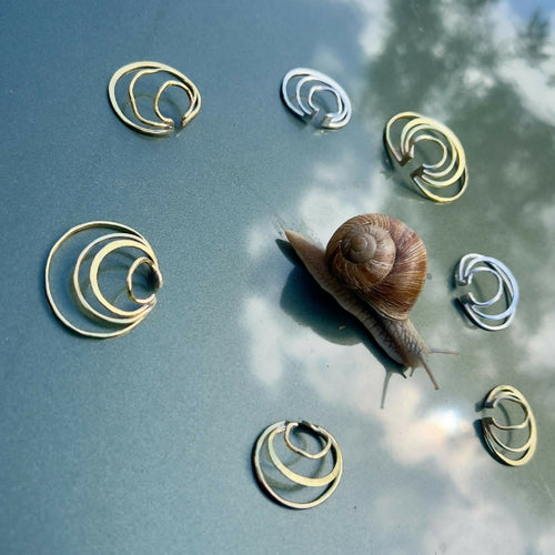 boucles_doreille_escargot_de_bourgogne_laiton_atelier_lor copie | EMPREINTES Paris - EMPREINTES Paris