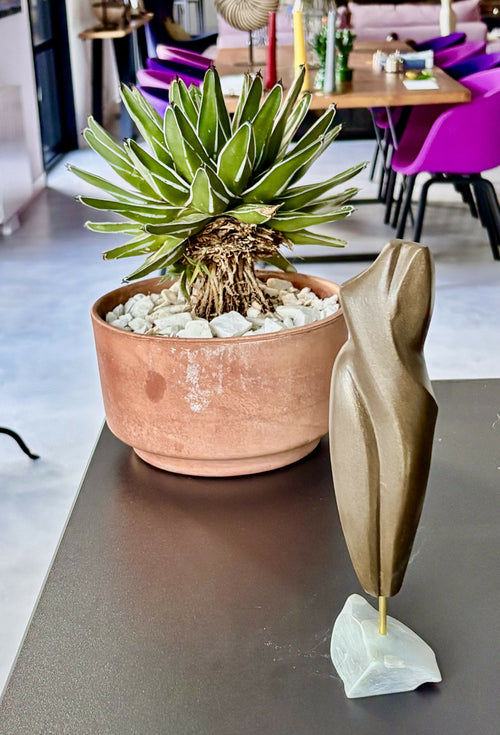 Figurine 24 en pierre calcaire, patine bronze, socle en en stéatite jade | EMPREINTES Paris - EMPREINTES Paris