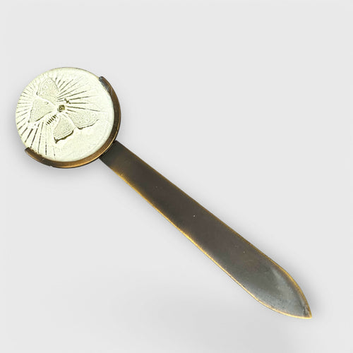 papillon, butterly, jaune pastel, ouvre-lettres, cadeau homme, symbolique, cristal Français, artisan, craft | EMPREINTES Paris - EMPREINTES Paris