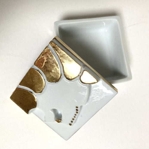 boite_a_bijoux_zodiaque_lion_serge_nicole_porcelaine | EMPREINTES Paris - EMPREINTES Paris