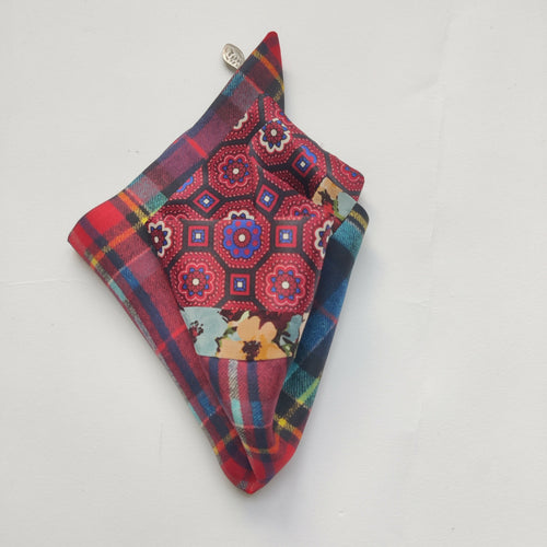 Pochette soie homme - check mosaiquerouge | EMPREINTES Paris - EMPREINTES Paris