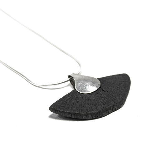 collier_gin_dai_hime_ginko_2_charcoal_eskimeit copie | EMPREINTES Paris - EMPREINTES Paris