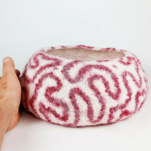 vide_poche_oursin_ecru_decor_ondulant_rouge_en_feutre_de_laine_atelier_lanzetta copie | EMPREINTES Paris - EMPREINTES Paris