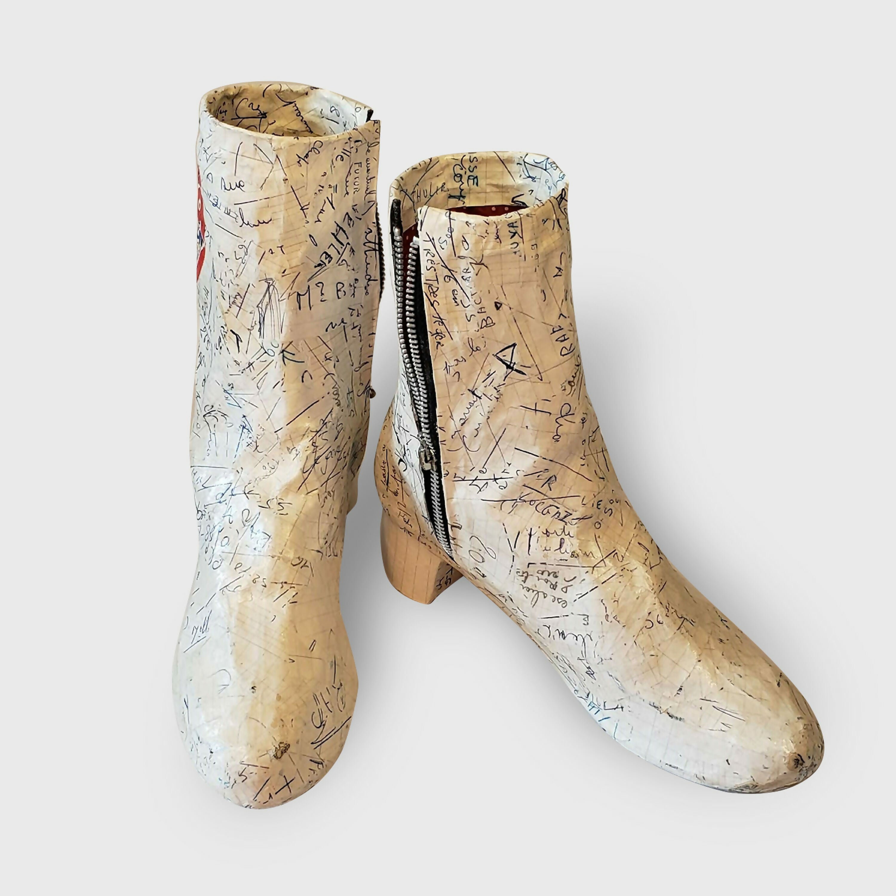sculpture_papier_boots_blanches_zippees_laurence_lehel copie | EMPREINTES Paris