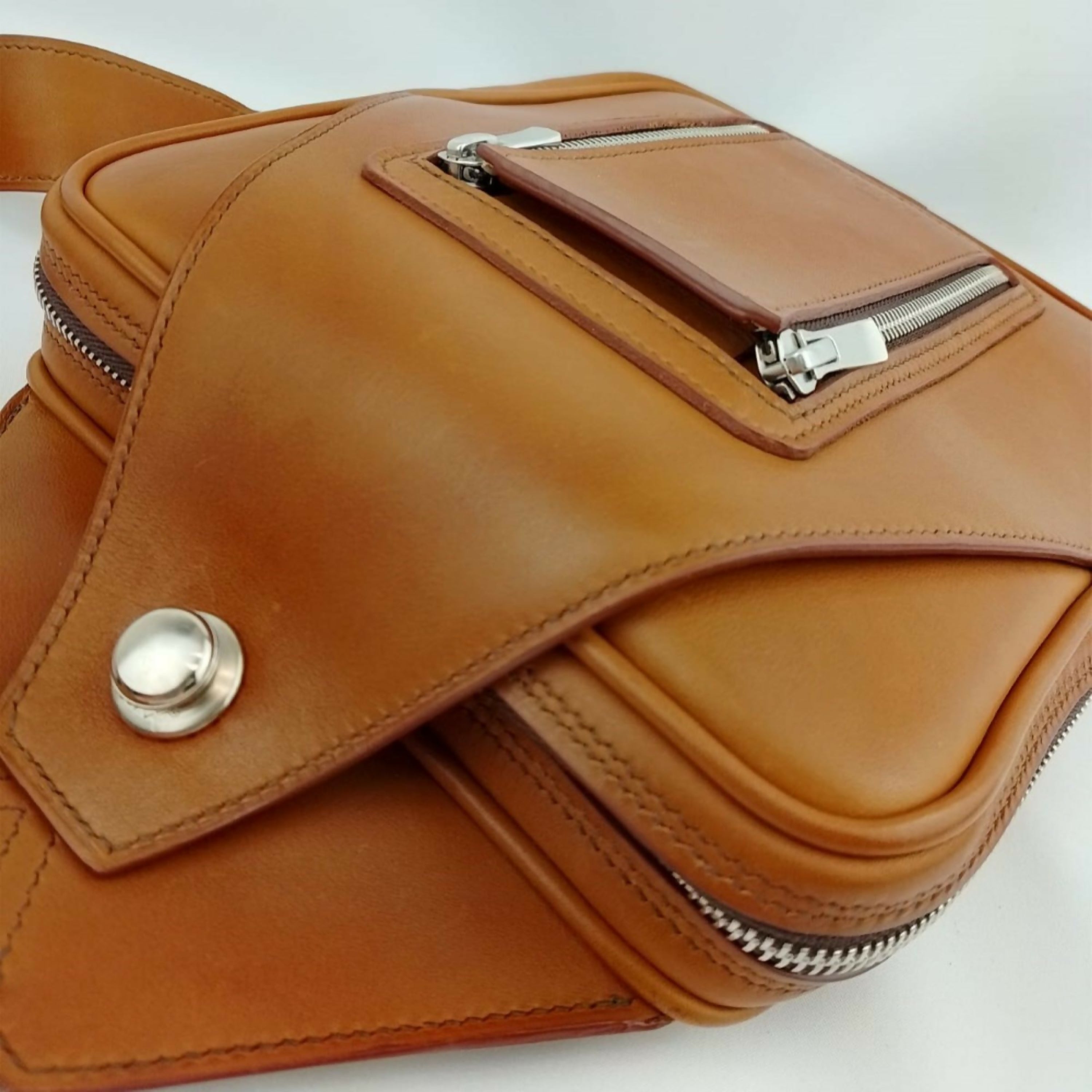 sacoche_homme_en_cuir_hector_lappara copie | EMPREINTES Paris