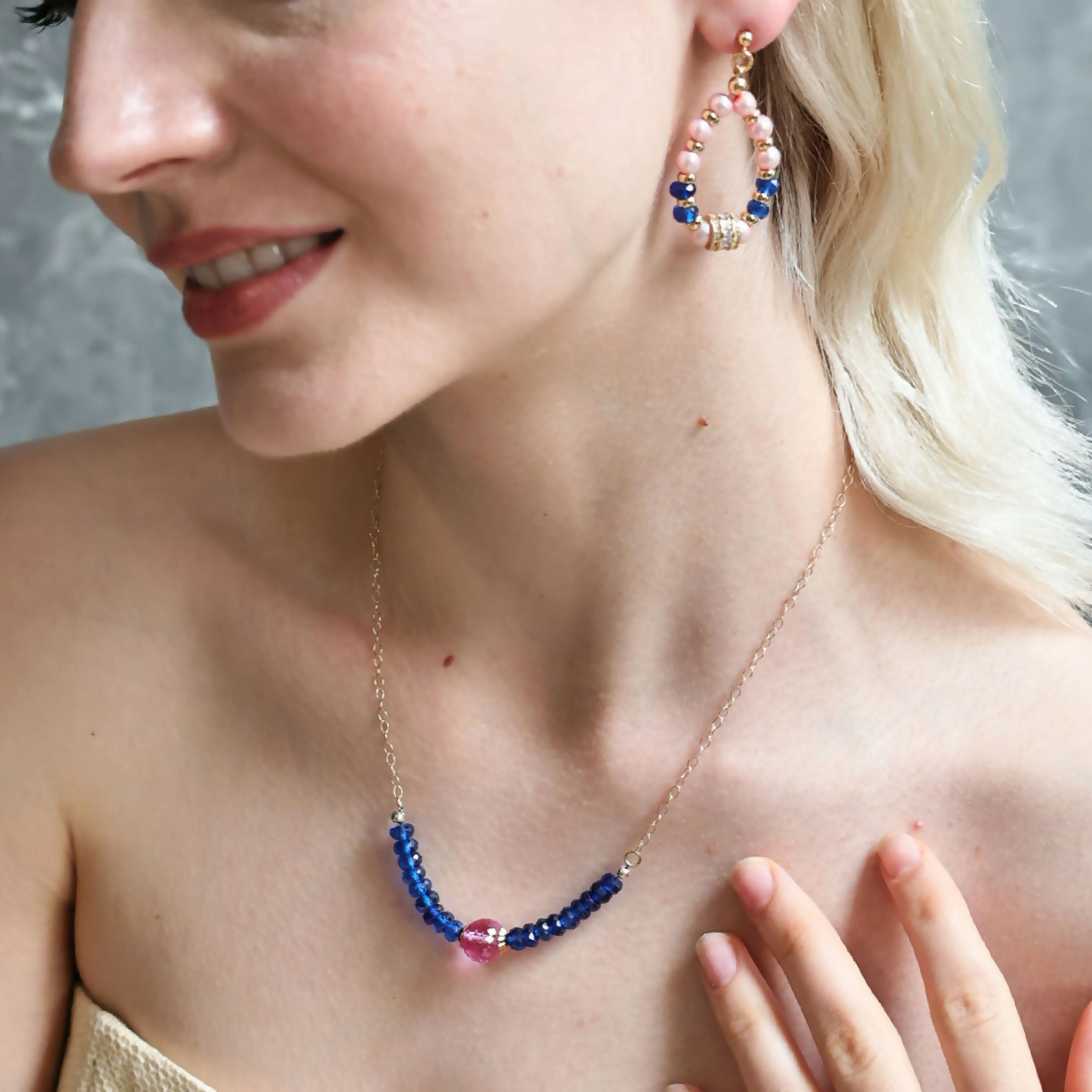 collier_en_or_jaune_et_double_saphirs_harmonie_berengere_bourdil copie | EMPREINTES Paris