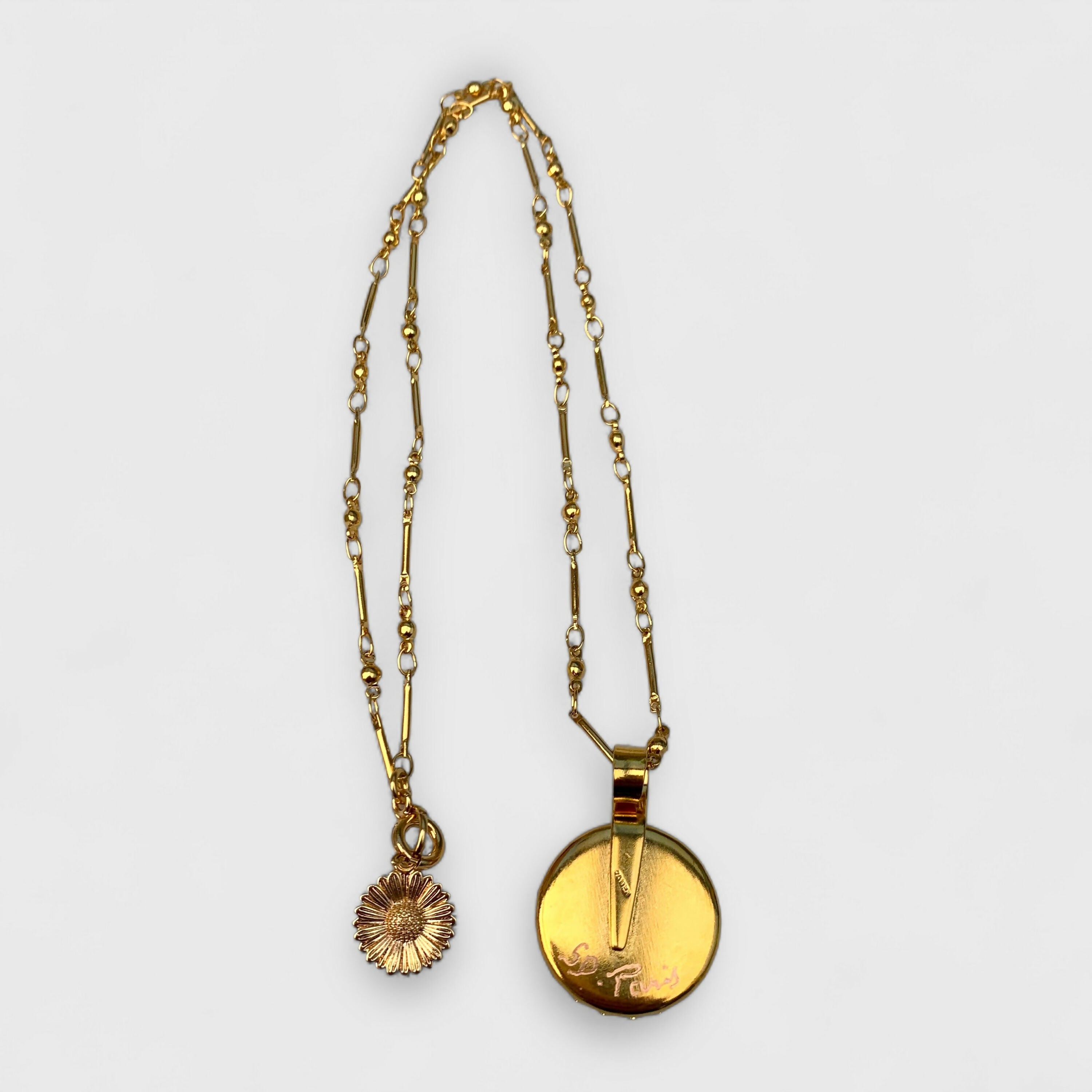 trefle_cadeau-bijou-vert_marguerite_fleur_floral_frais_printemps_art-nouveau_art-deco_romantique_collier-femme,_bijoux-féminin_artisanat-art_made-in-France_upcycling_bijoux-de-créateur_bohème-chic_bobo-parisien_hippie-chic_bijou-haute-fantaisie,_cadeau-ideal-femme_cadeau-fete-des-meres_cadeau-anniversaire | EMPREINTES Paris