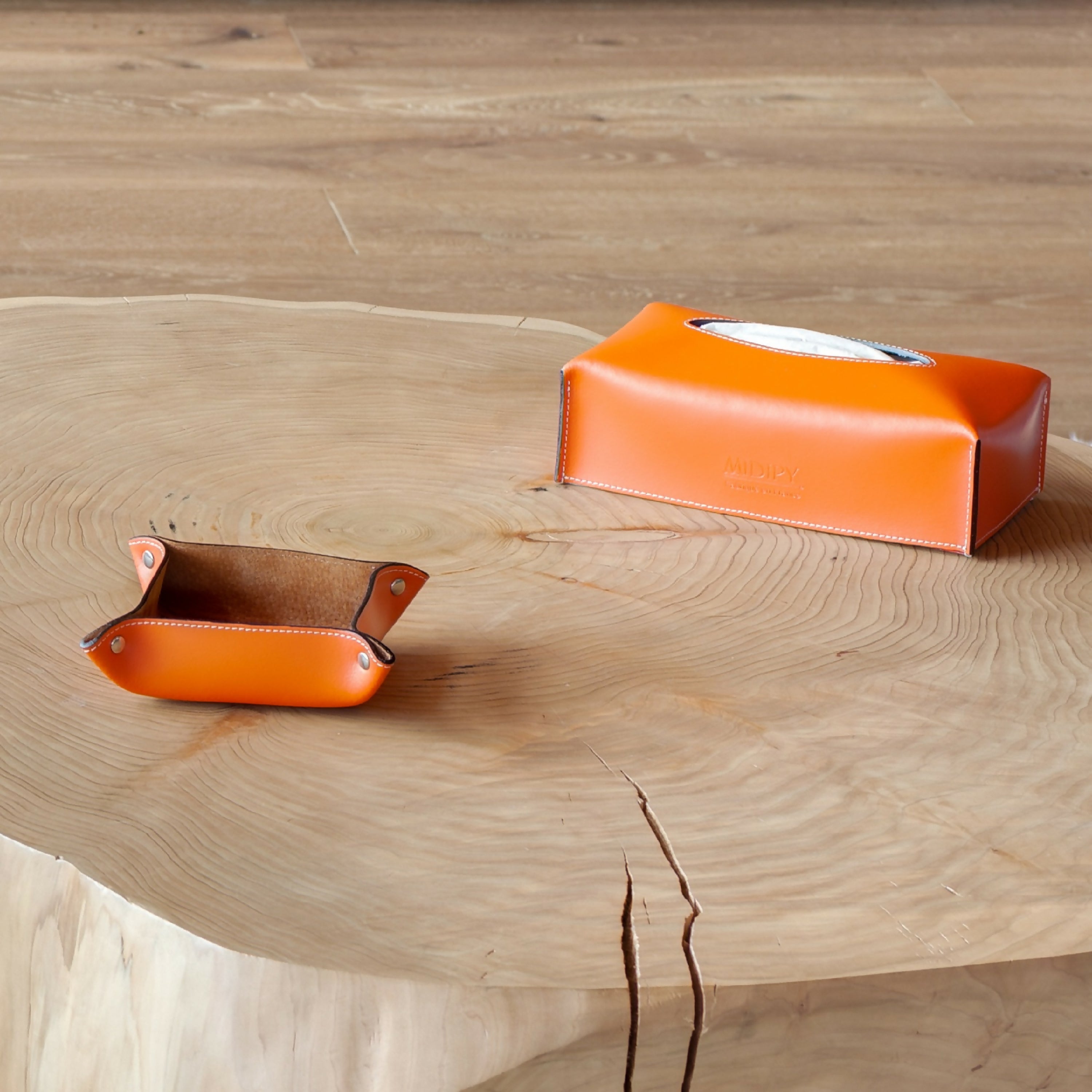 Vide-poche carré en cuir orange | EMPREINTES Paris