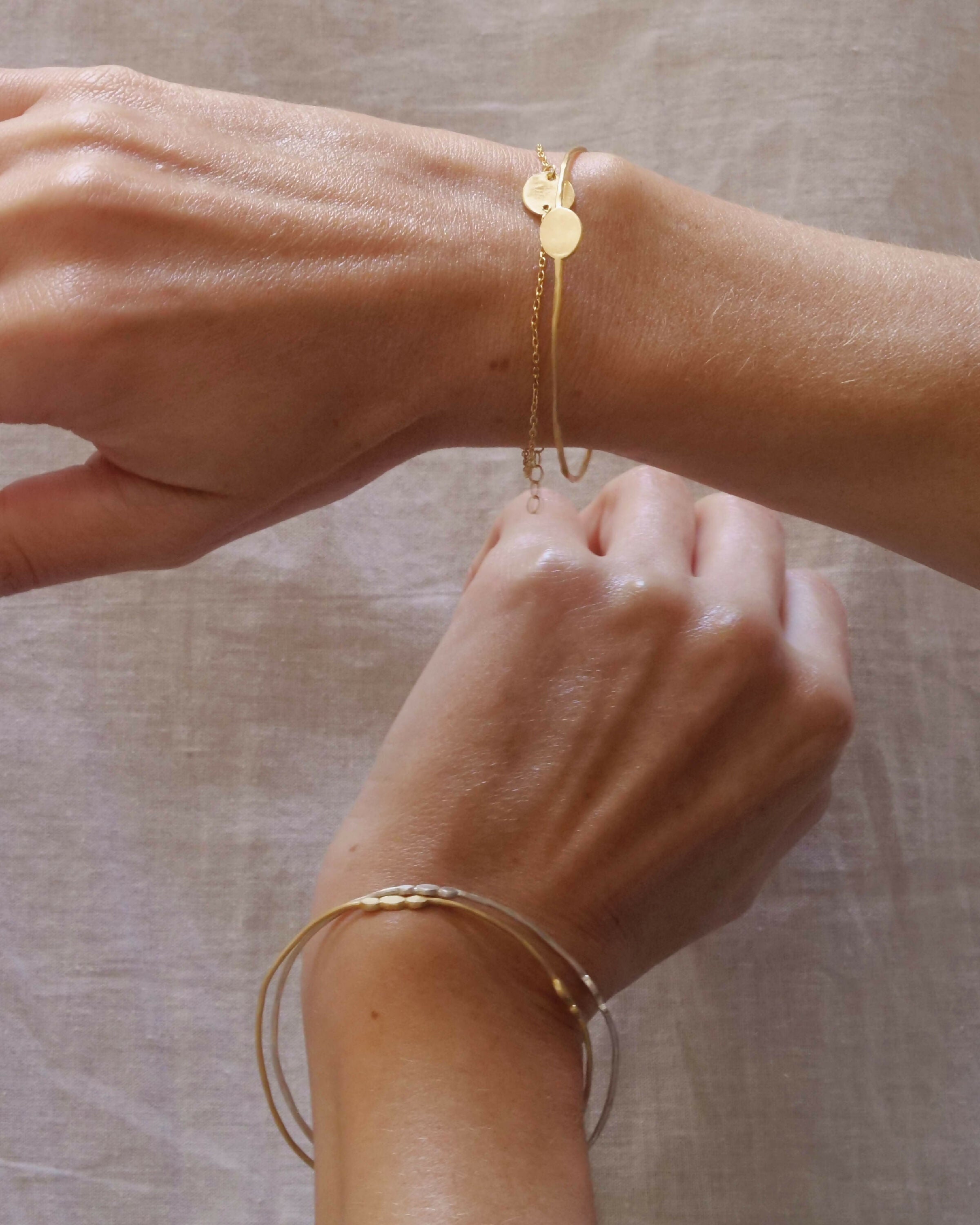 UUsgztWwHv | EMPREINTES Paris