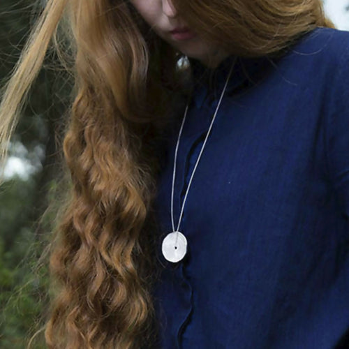 Sautoir en argent massif, Pendentif inspiré par les rondelles de bois | EMPREINTES Paris - EMPREINTES Paris