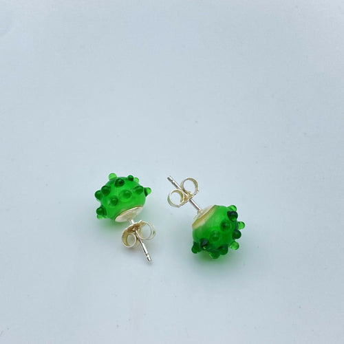 boucles_doreilles_puces_en_verre_vert_fonce_lathoumetie_helene copie | EMPREINTES Paris - EMPREINTES Paris