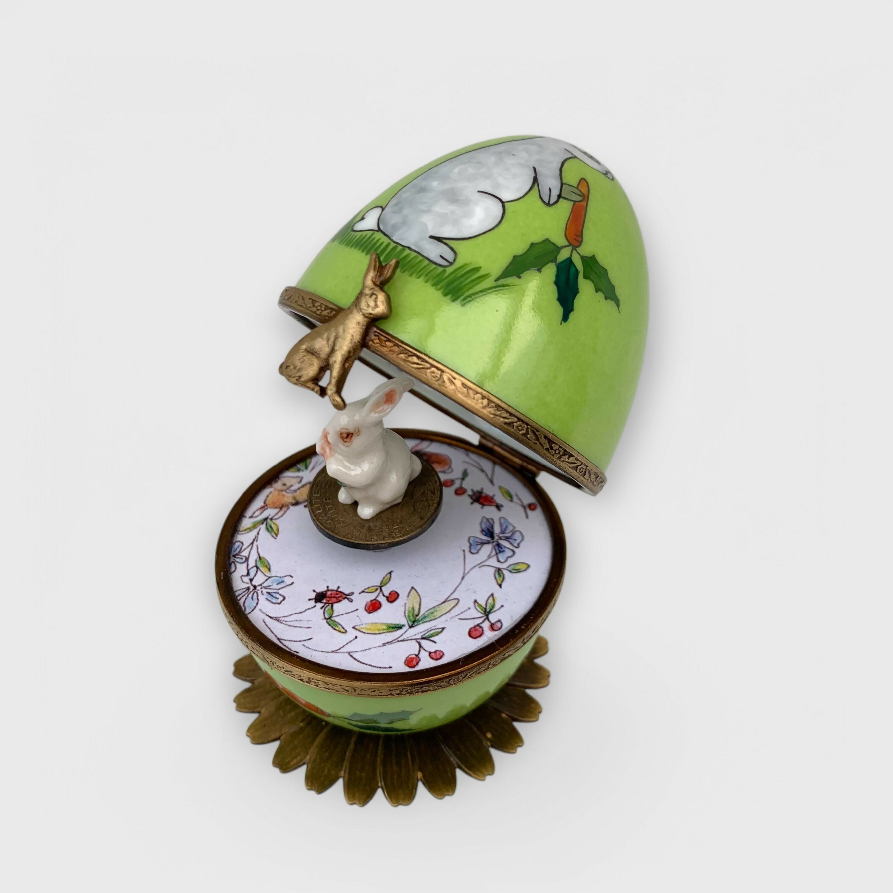 vert_collection-vert_automate_oeuf-style-faberge_cadeau-paques_lapin_cadeau-naissance_noce-porcelaine_Limoges_enfantin_romantique_original_oeuf-collection_lapin-carotte_la-lettre-a-elise_beethoven_boite-a-musique | EMPREINTES Paris