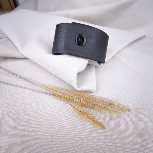 Bracelet manchette en cuir et émaux cloisonnés sur argent - multicolore | EMPREINTES Paris - EMPREINTES Paris