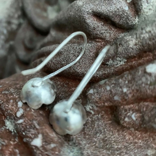 boucles_doreilles_fleurs_en_argent_massif_martele_artyssia copie | EMPREINTES Paris - EMPREINTES Paris