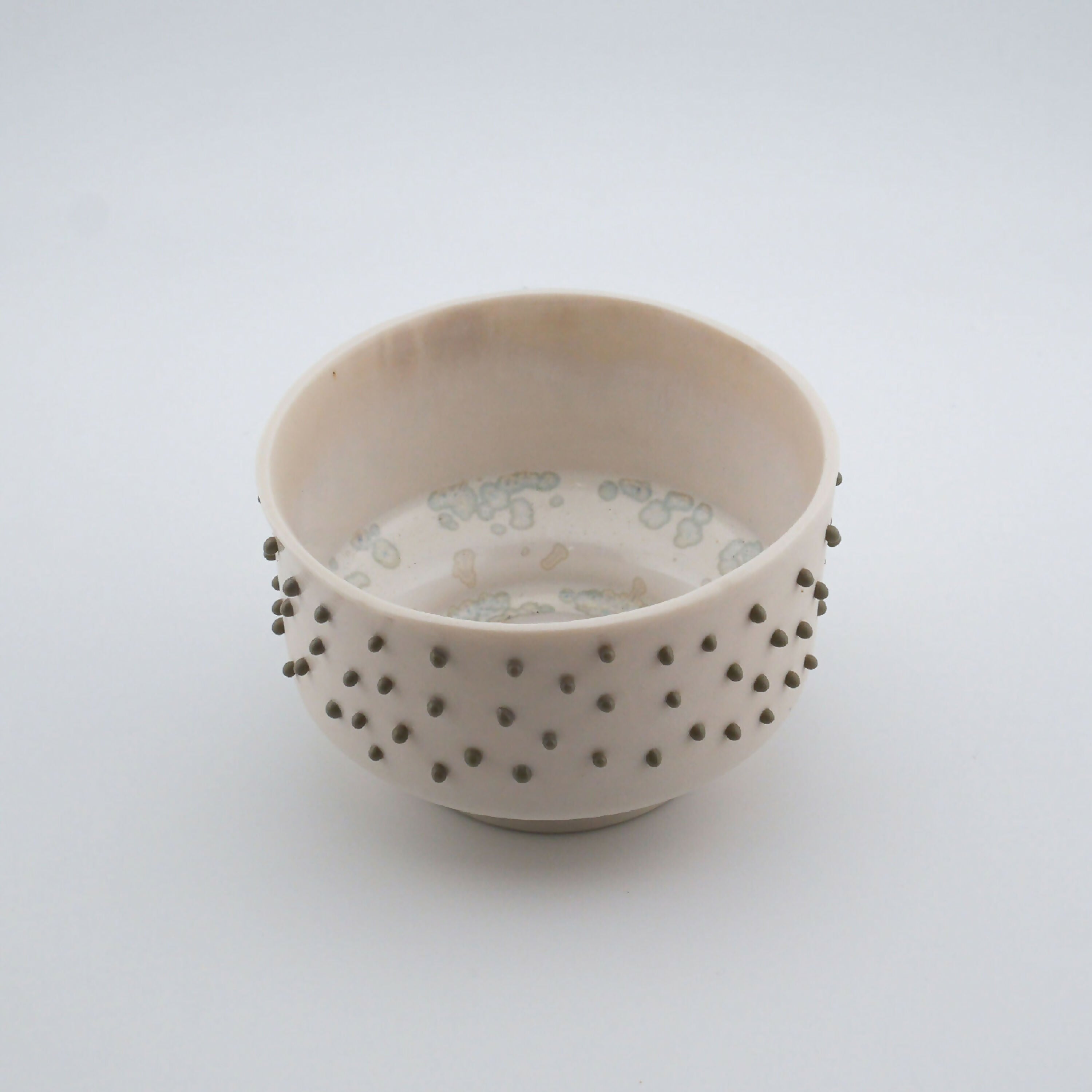 tasse_perle_grise_atelier_coccinelle | EMPREINTES Paris