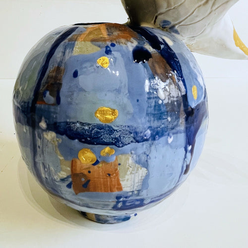 Vase boule bleu à l'Oiseau Blanc et Or | EMPREINTES Paris - EMPREINTES Paris