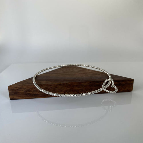 bracelet_jonc_en_argent_massif_et_sa_breloque_coeur_en_fil_perle_artyssia | EMPREINTES Paris - EMPREINTES Paris