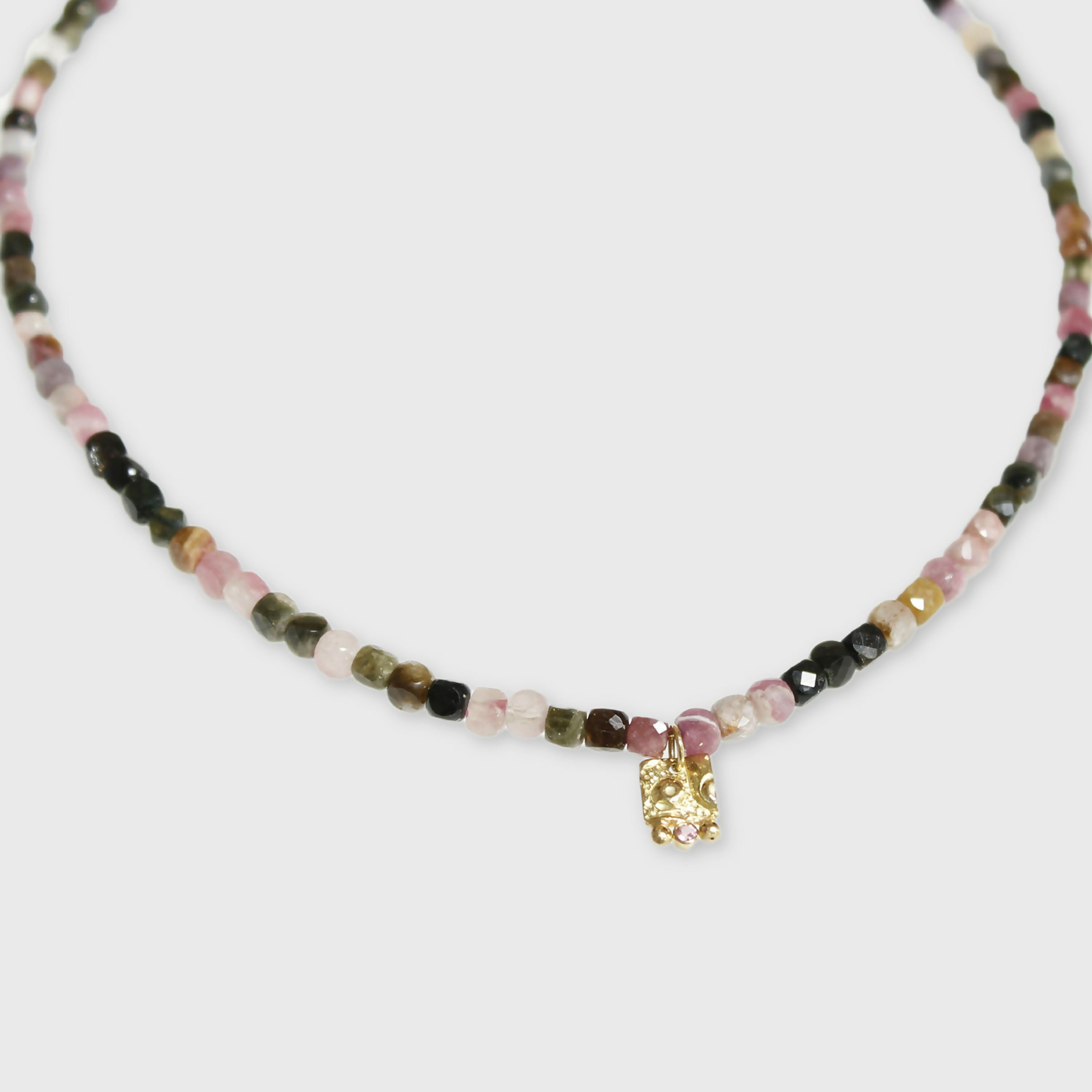 H3aPT0EHXu | EMPREINTES Paris