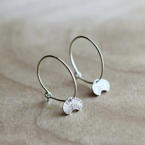 Boucles d'oreilles créoles Volute virgule en argent massif recyclé | EMPREINTES Paris - EMPREINTES Paris