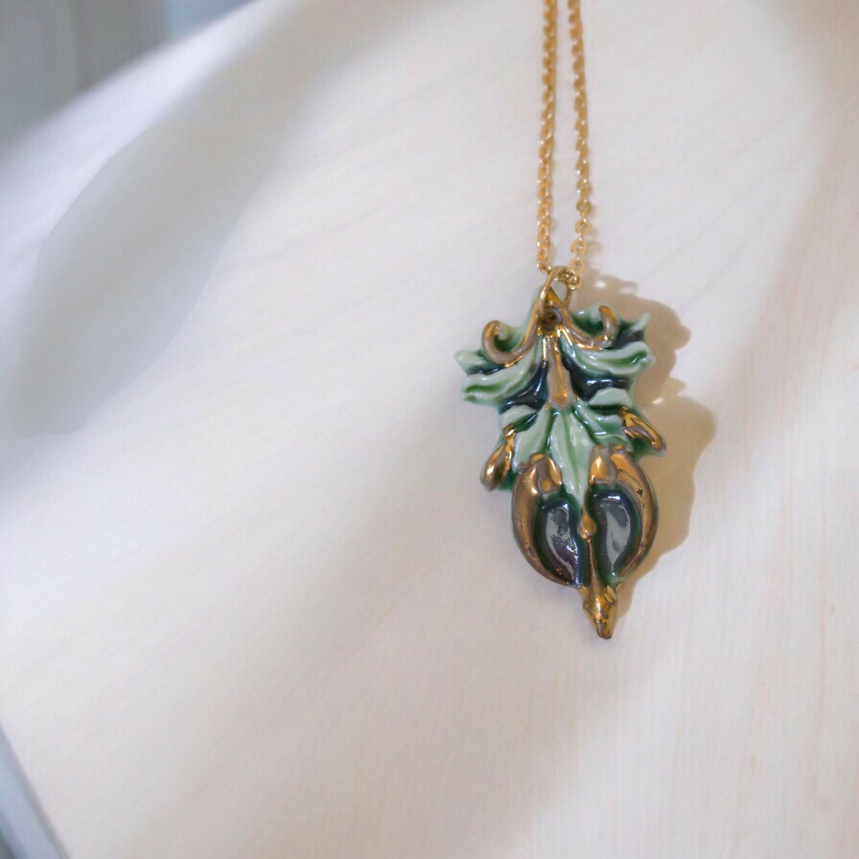 collier_pendentif_gri_gri_porcelaine_cglabsete copie | EMPREINTES Paris