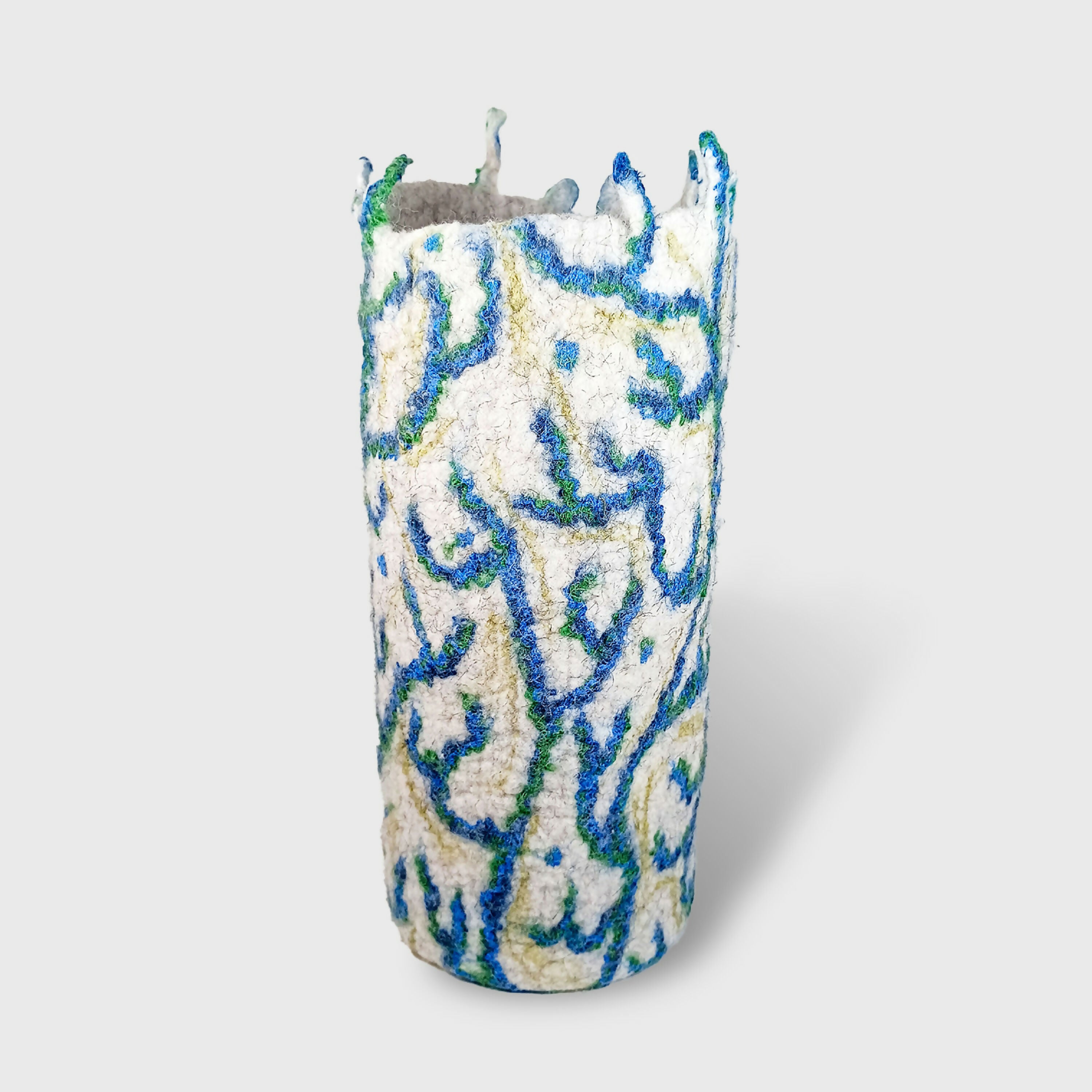 vase_haut_algues_bleuvert_en_feutre_de_laine_atelier_lanzetta copie | EMPREINTES Paris