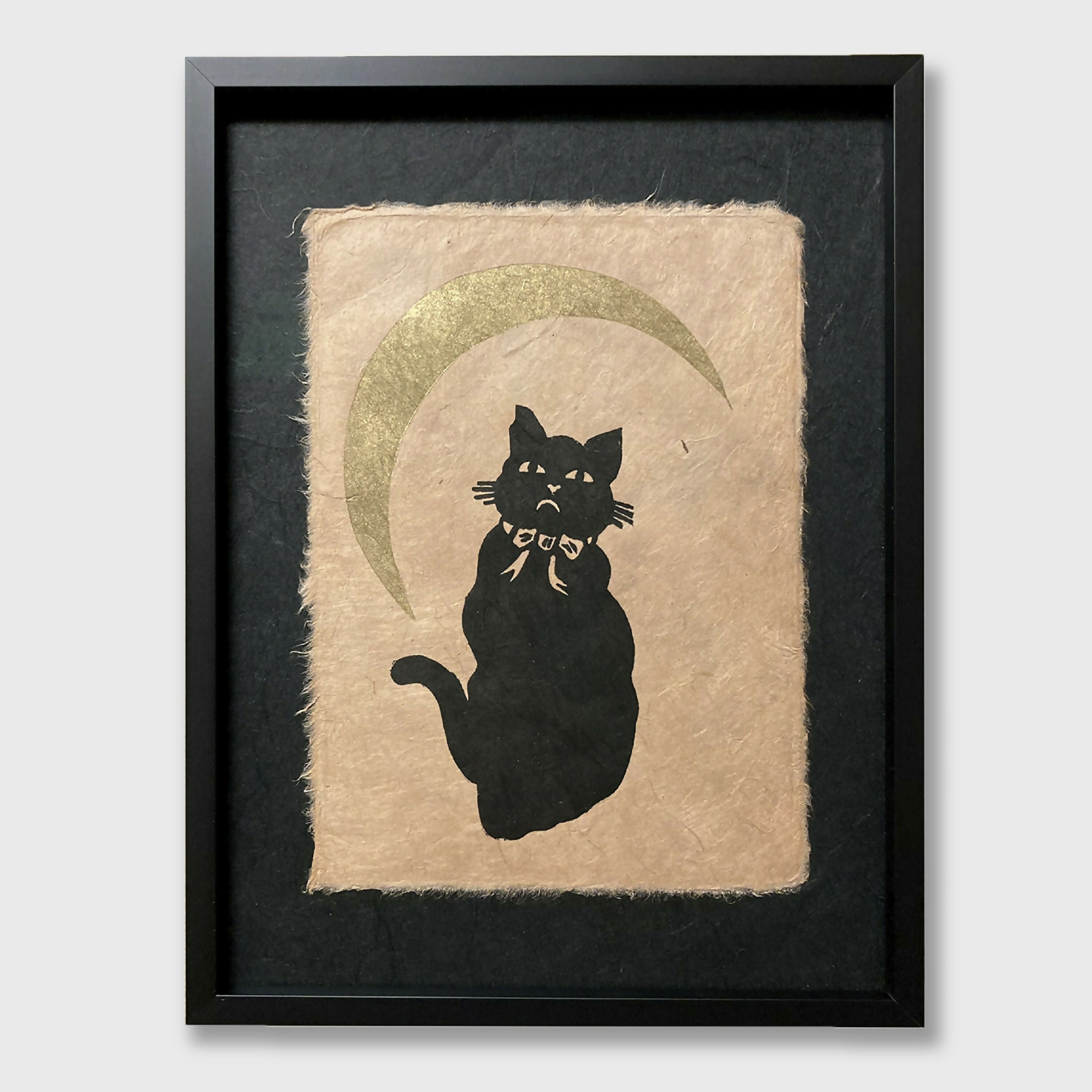 Linogravure le chat boudeur au clair de lune (papier Lokta rose poudré) | EMPREINTES Paris | EMPREINTES Paris