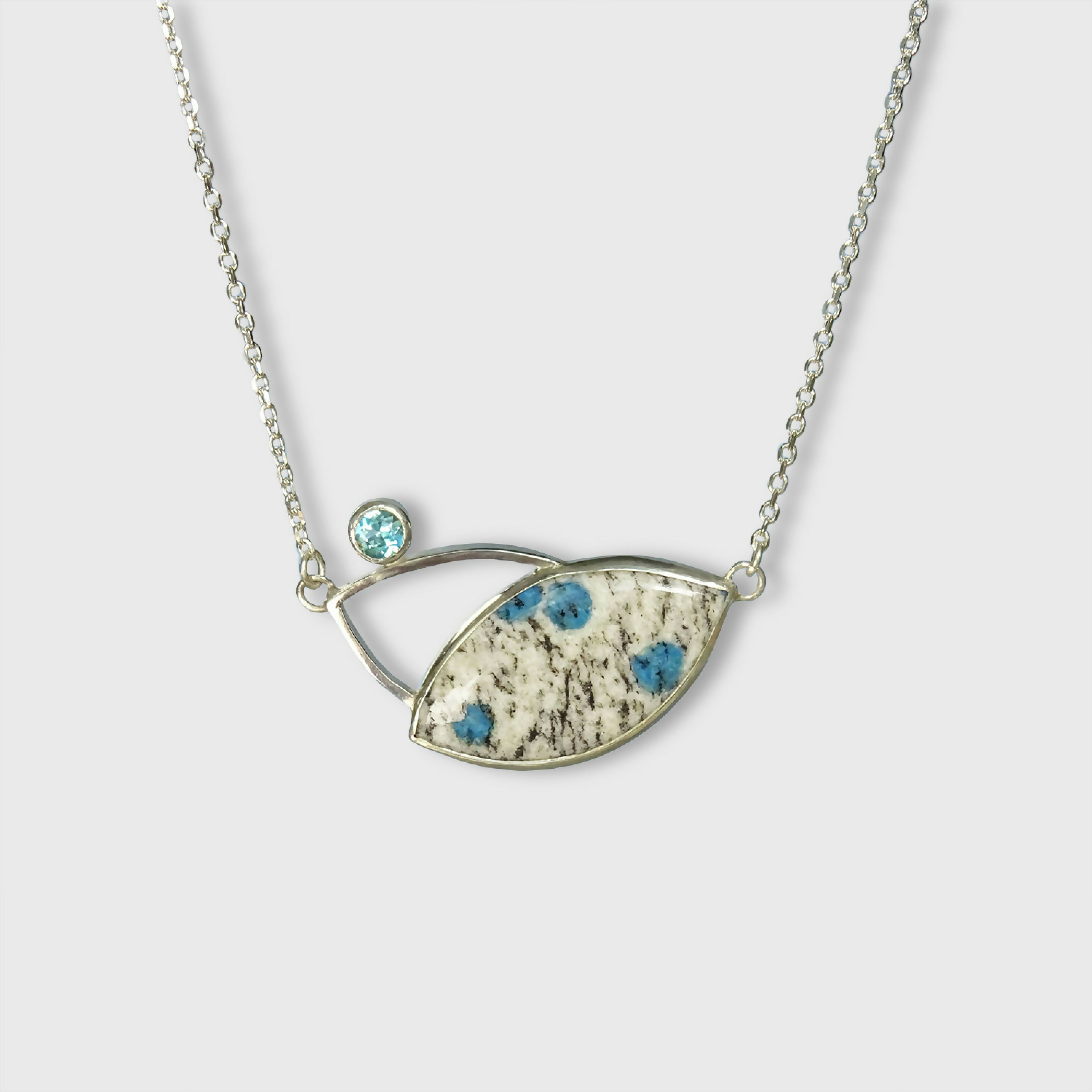 Pendentif Galaxie bleue en argent avec Jaspe K2 et Topaze - lumiss design copie | EMPREINTES Paris