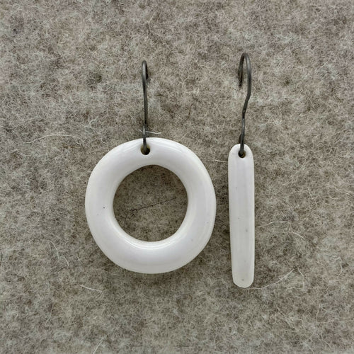 boucles_doreilles_depareillees_laure_neumann copie | EMPREINTES Paris - EMPREINTES Paris