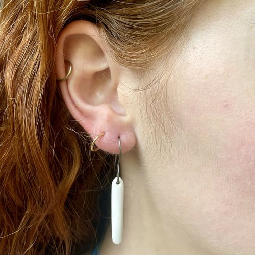 boucles_doreilles_depareillees_laure_neumann copie | EMPREINTES Paris - EMPREINTES Paris