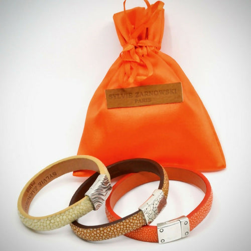 bracelet_en_galuchat_bleu_de_prusse_fermoir_eole_sylvie_zarnowski copie | EMPREINTES Paris - EMPREINTES Paris