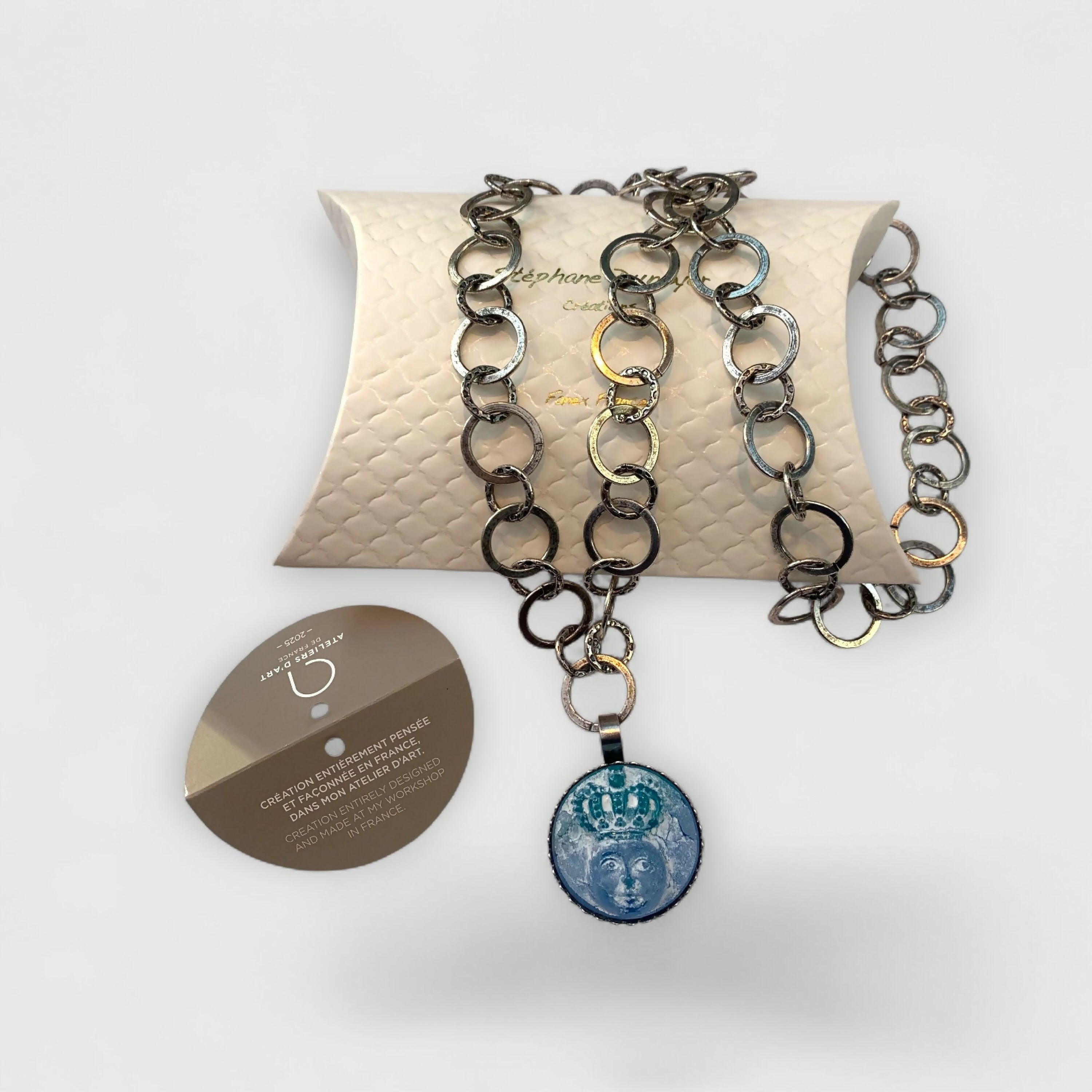 Collier tête couronnée bleue | EMPREINTES Paris