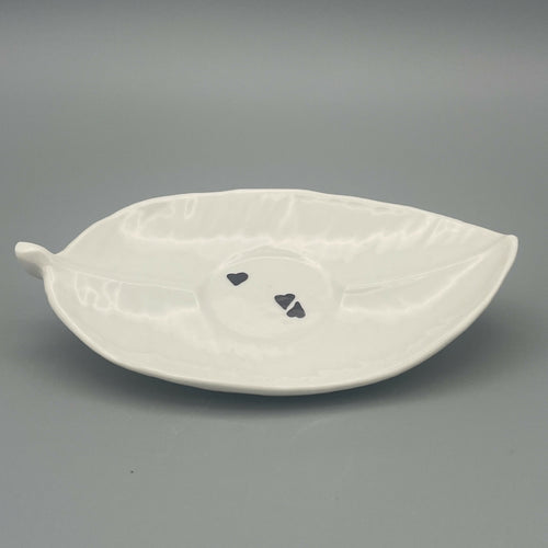 Petit Cœur soucoupe feuille 1 - Service Parapluie - serena ilari copie | EMPREINTES Paris - EMPREINTES Paris