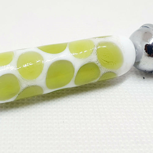 Décapsuleur Ouvre-bouteille en verre blanc et pois vert pomme | EMPREINTES Paris - EMPREINTES Paris