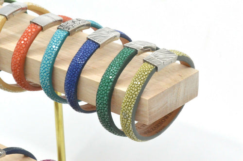 bracelet_en_galuchat_turquoise_fermoir_eole_sylvie_zarnowski copie | EMPREINTES Paris - EMPREINTES Paris