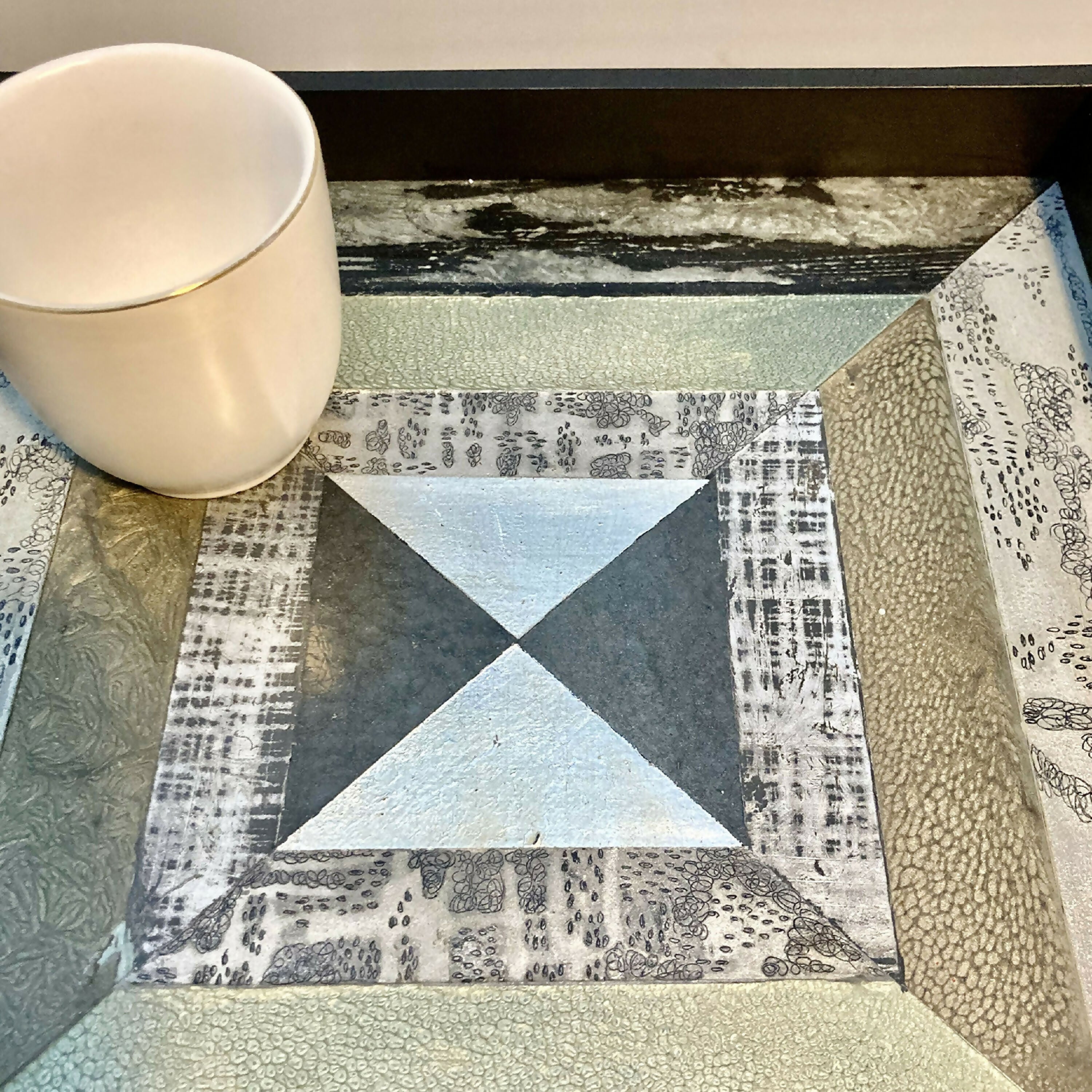 plateau_tableau_pyramide_argent_valerie_beaumont copie | EMPREINTES Paris