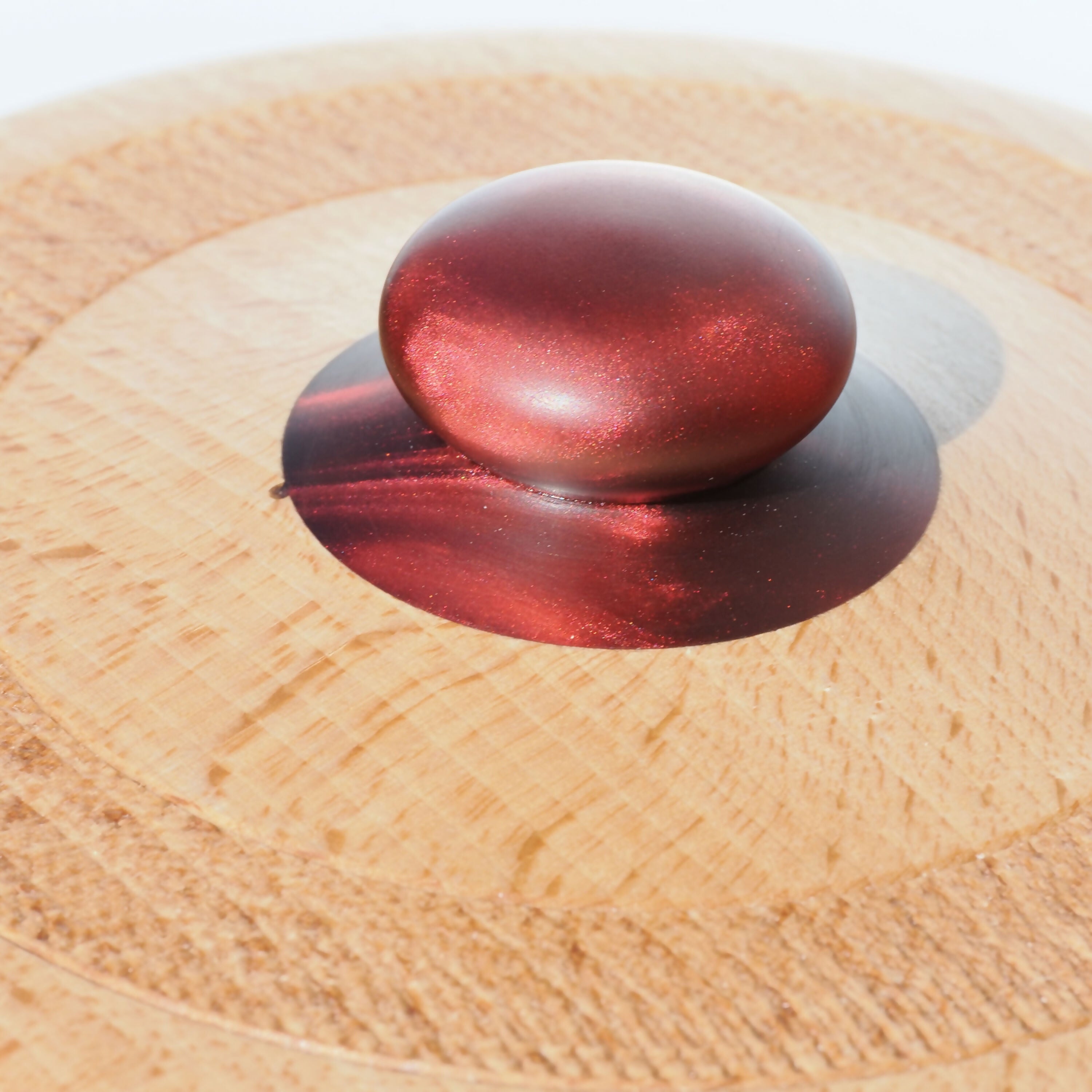 Boîte carrée en mélèze et couvercle en hêtre et résine | EMPREINTES Paris