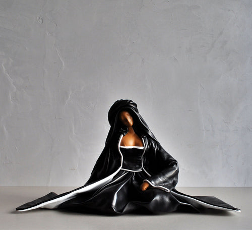 Sculpture cuir Femme assise | EMPREINTES Paris - EMPREINTES Paris