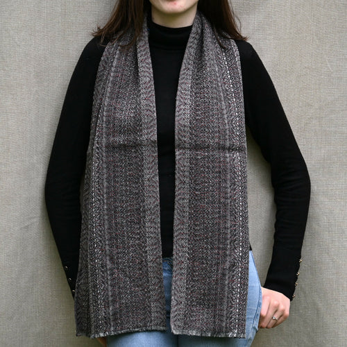 echarpe_gris_ardoise_creation_tissages_francois_vieillard copie | EMPREINTES Paris - EMPREINTES Paris