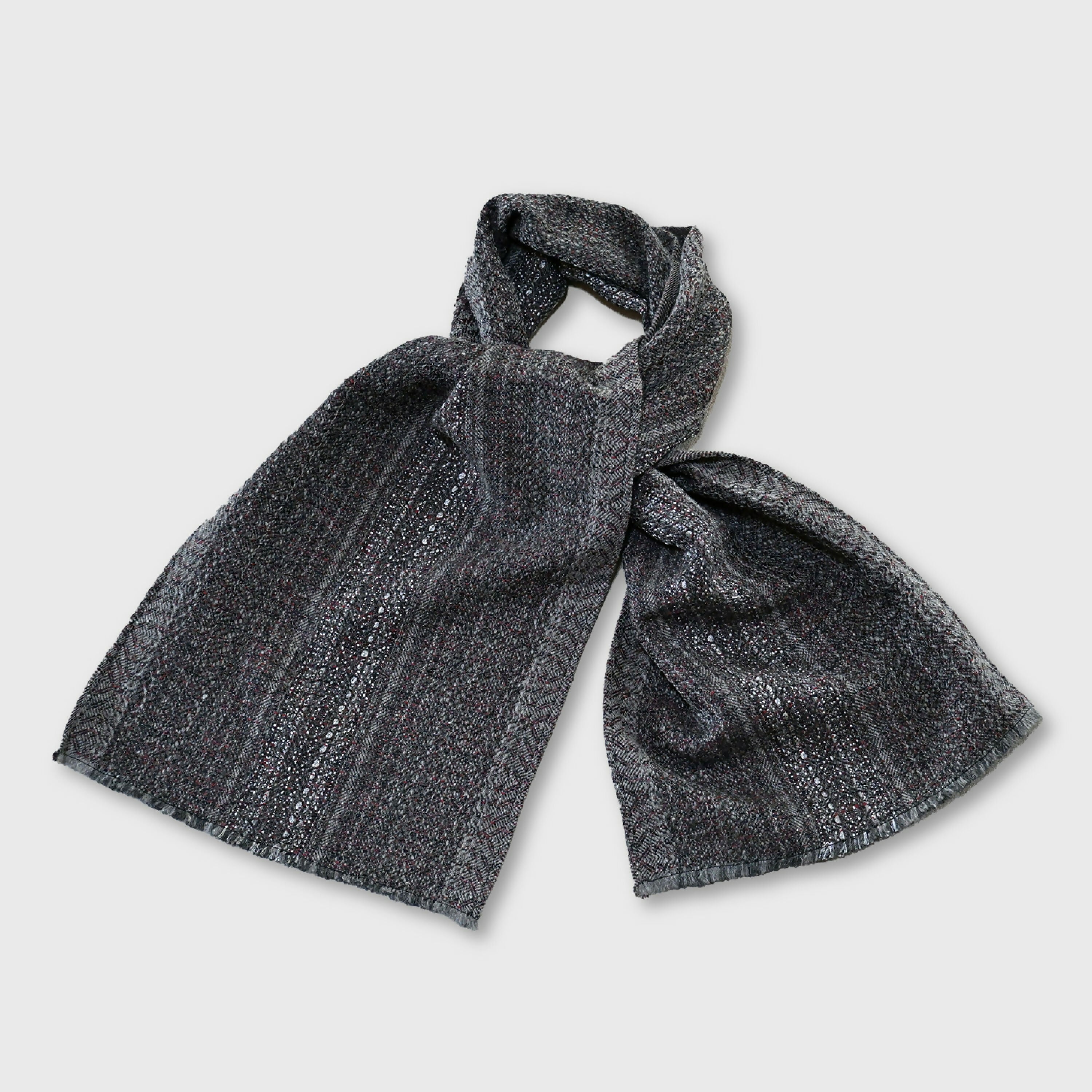 echarpe_gris_ardoise_creation_tissages_francois_vieillard copie | EMPREINTES Paris