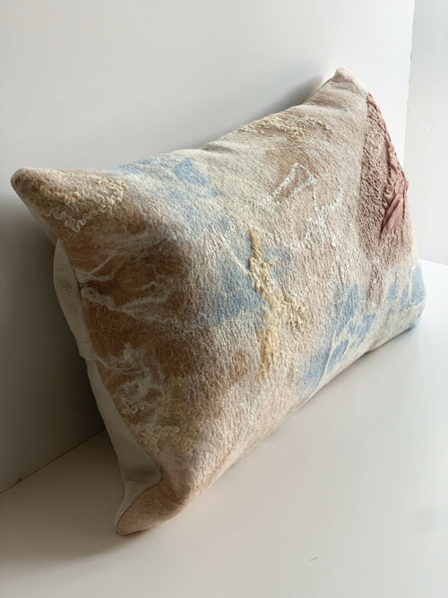 coussin_rectangulaire_en_laine_collection_ecume_accords_feutres copie | EMPREINTES Paris - EMPREINTES Paris