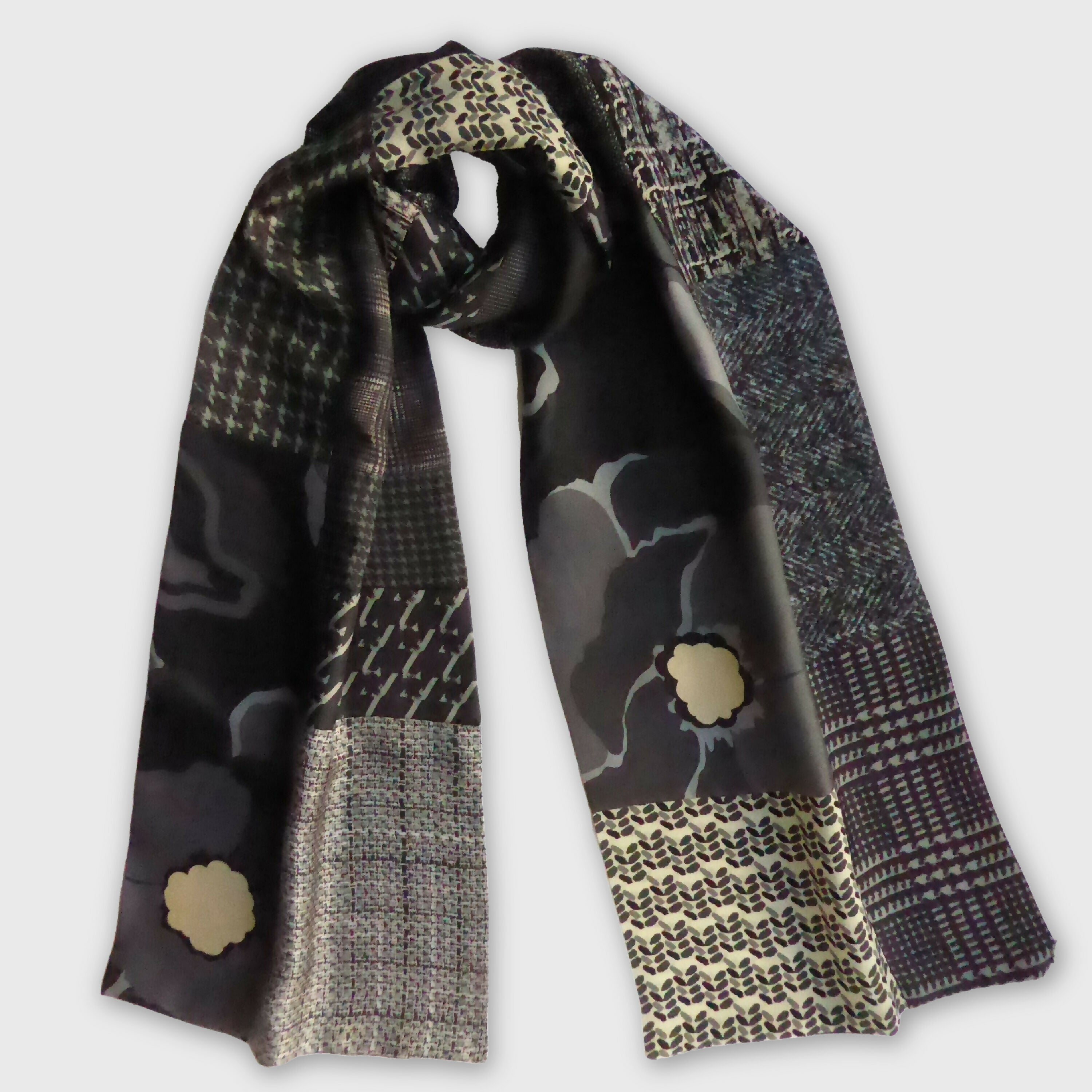 grande_echarpe_soie_graphique_gris_noir_maya_hochman copie | EMPREINTES Paris