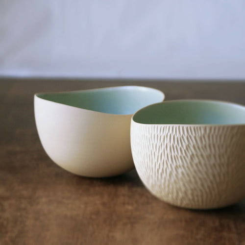 bol_gres_blanc_lisse_interieur_bleu_vert_fonce_emmanuelle_manche_ceramique copie | EMPREINTES Paris - EMPREINTES Paris