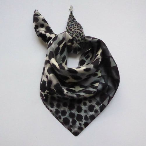 Foulard pointe soie- Ethno chic gris | EMPREINTES Paris - EMPREINTES Paris
