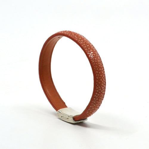 bracelet_en_galuchat_orange_fermoir_eole_sylvie_zarnowski copie | EMPREINTES Paris - EMPREINTES Paris