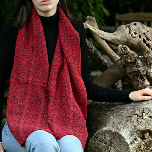 echarpe_rouge_alizarine_creation_tissages_francois_vieillard copie | EMPREINTES Paris - EMPREINTES Paris