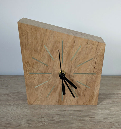 Horloge de bureau en Chêne massif et Marqueterie de paille Gris Beige (Grèges) | EMPREINTES Paris - EMPREINTES Paris