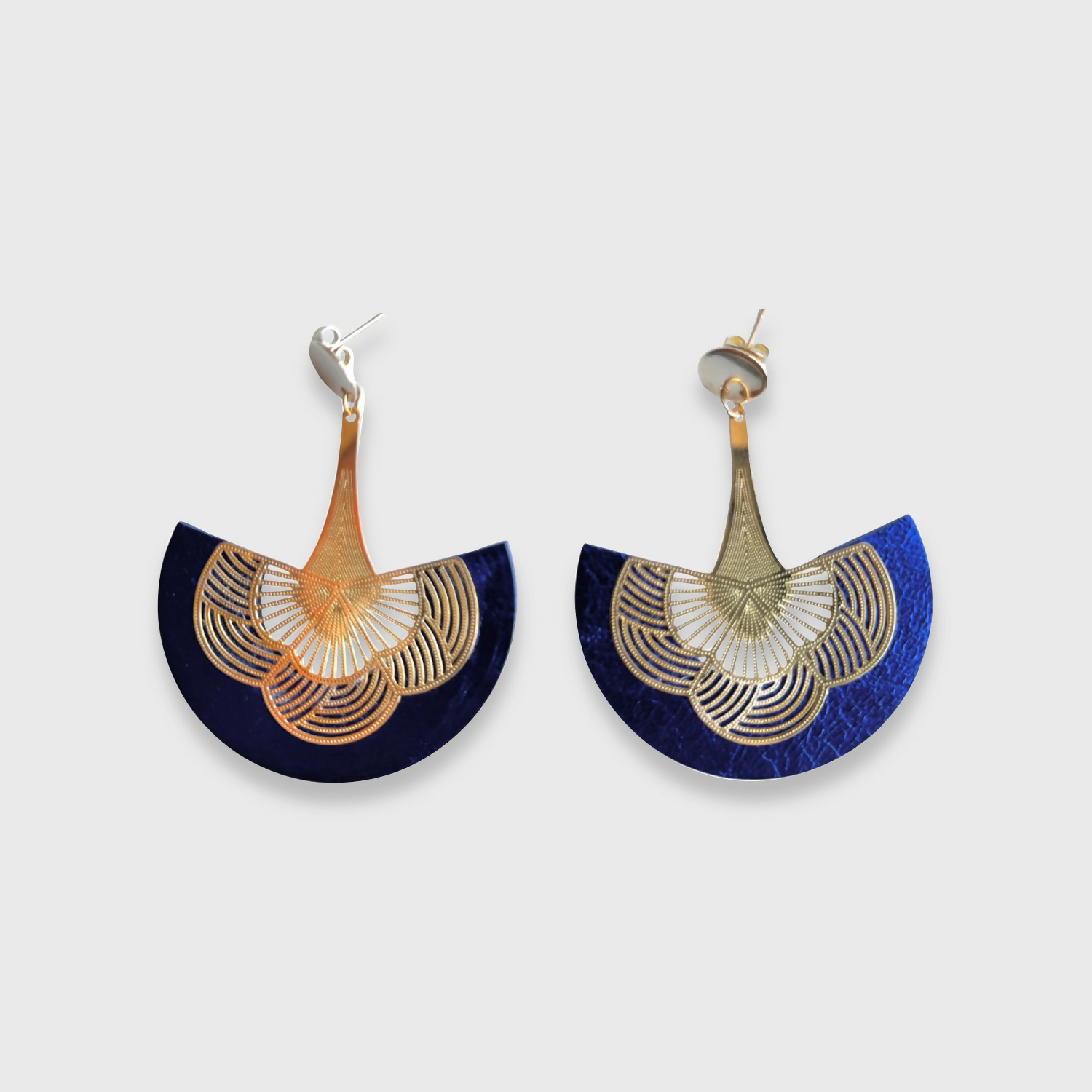 boucles_doreilles_1930_bleues_metallisees_julie_troncin_maroquinerie-Photoroom copie | EMPREINTES Paris