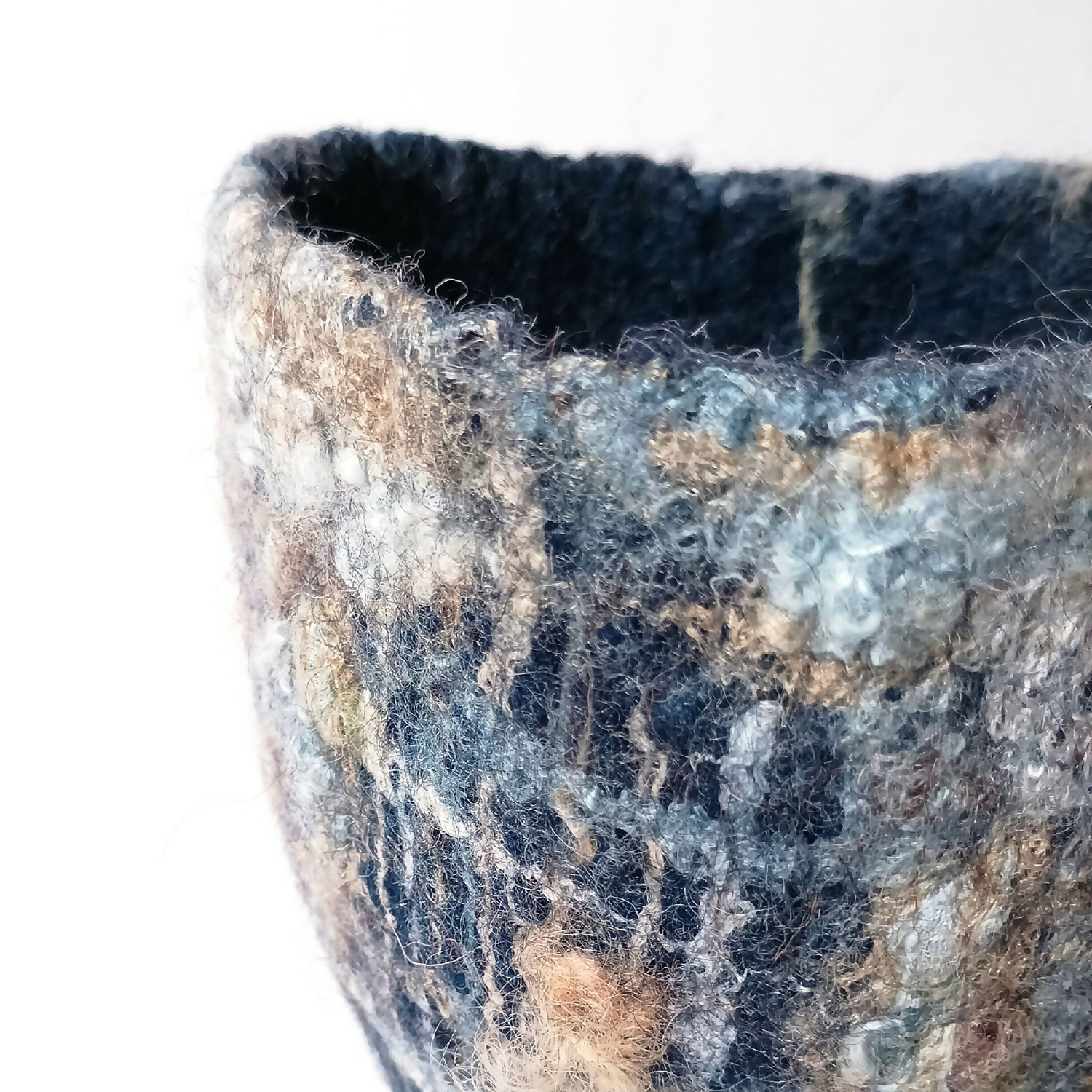 GknjtJMOBI | EMPREINTES Paris