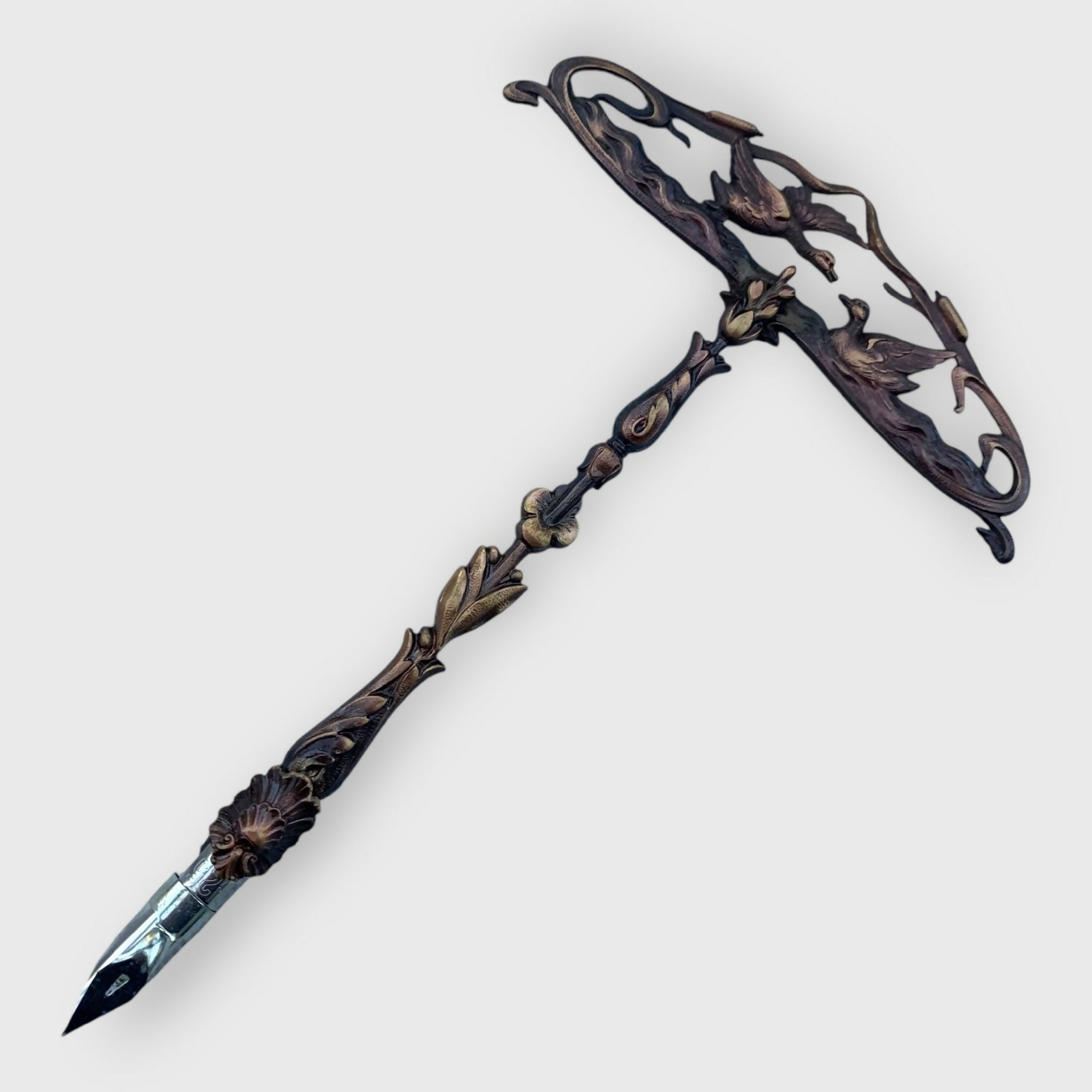 porte plume canard, cadeau homme, art décoratif, métal travaillé, vieux bronze, cadeau original, instrument écriture, collection accéssoire de bureau | EMPREINTES Paris