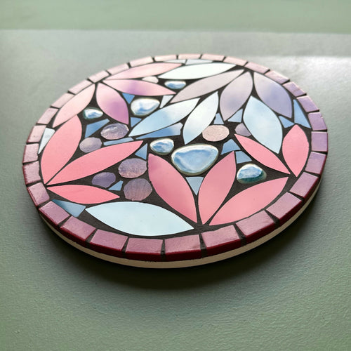 Dessous-de-plat mosaïque Magnolia rouge garance et bleu paon | EMPREINTES Paris - EMPREINTES Paris